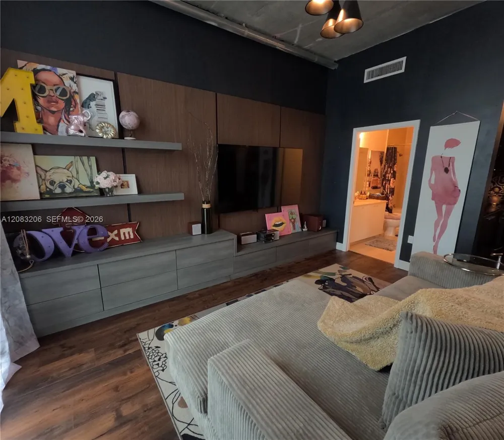 2100 Van Buren St #222 Hollywood, FL 33020