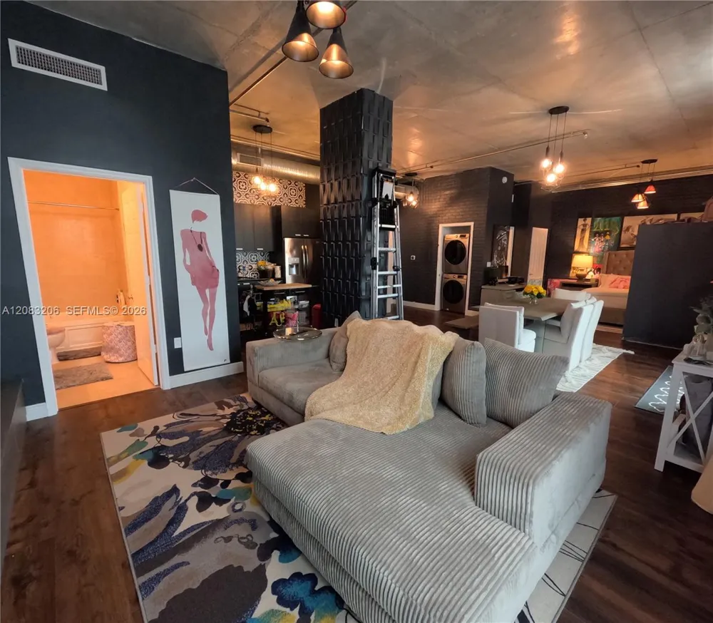 2100 Van Buren St #222 Hollywood, FL 33020