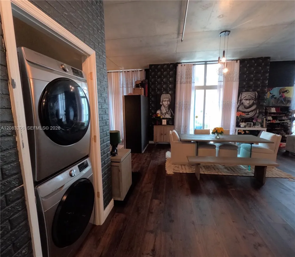 2100 Van Buren St #222 Hollywood, FL 33020