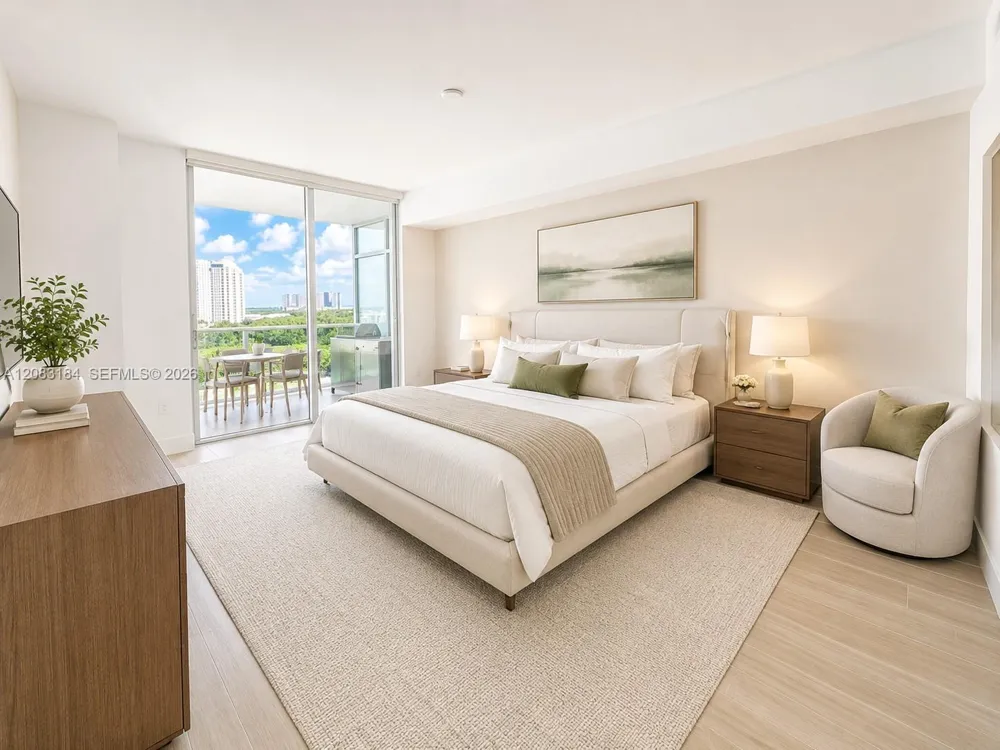 2411 Laguna Cir #709 Miami, FL 33181