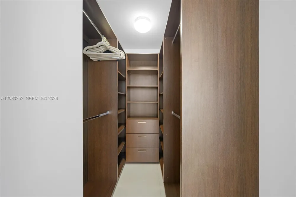 244 Biscayne Blvd #451 Miami, FL 33132