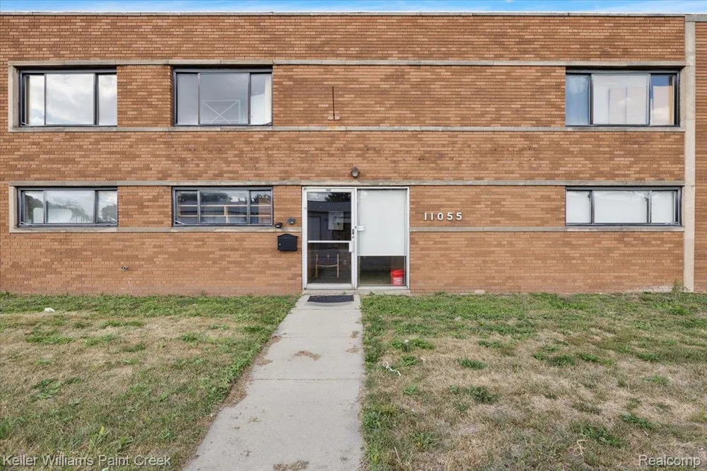 11047 E 9 Mile Road Warren City, MI 48089