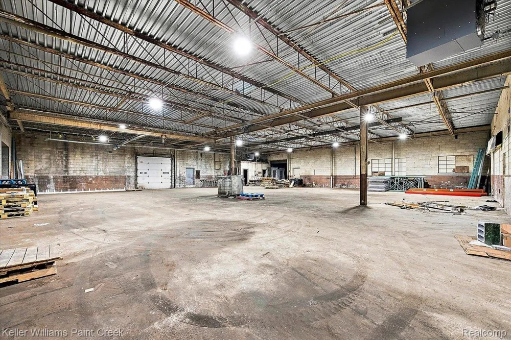 11047 E 9 Mile Road Warren City, MI 48089