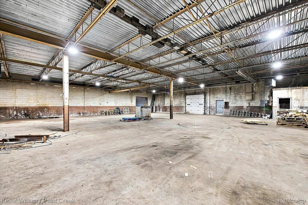 11047 E 9 Mile Road Warren City, MI 48089