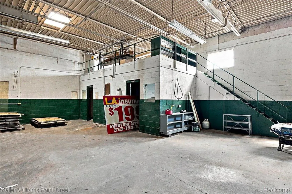 11047 E 9 Mile Road Warren City, MI 48089