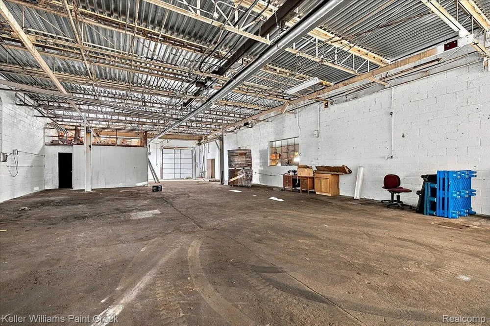 11047 E 9 Mile Road Warren City, MI 48089