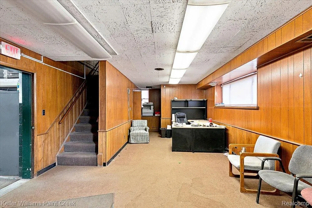 11047 E 9 Mile Road Warren City, MI 48089