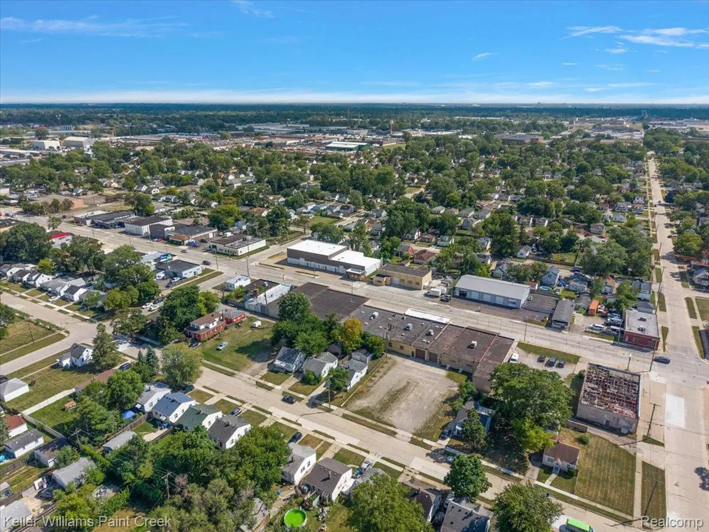 11047 E 9 Mile Road Warren City, MI 48089