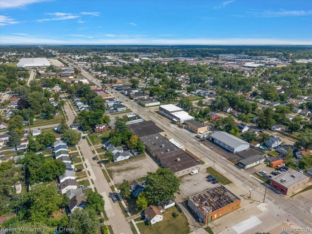 11047 E 9 Mile Road Warren City, MI 48089