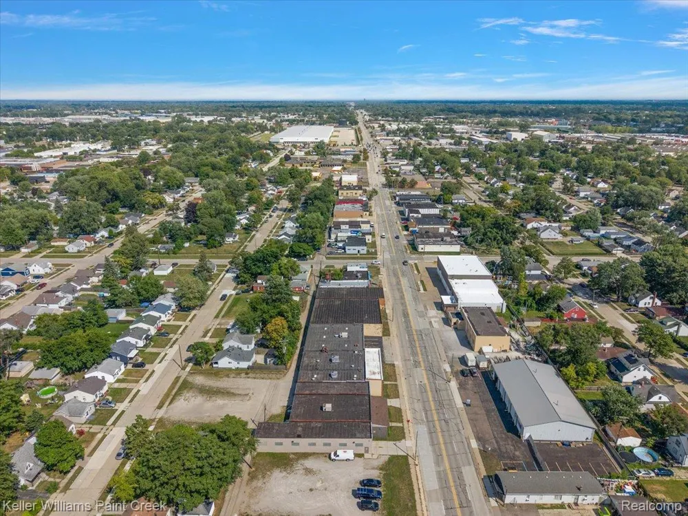 11047 E 9 Mile Road Warren City, MI 48089