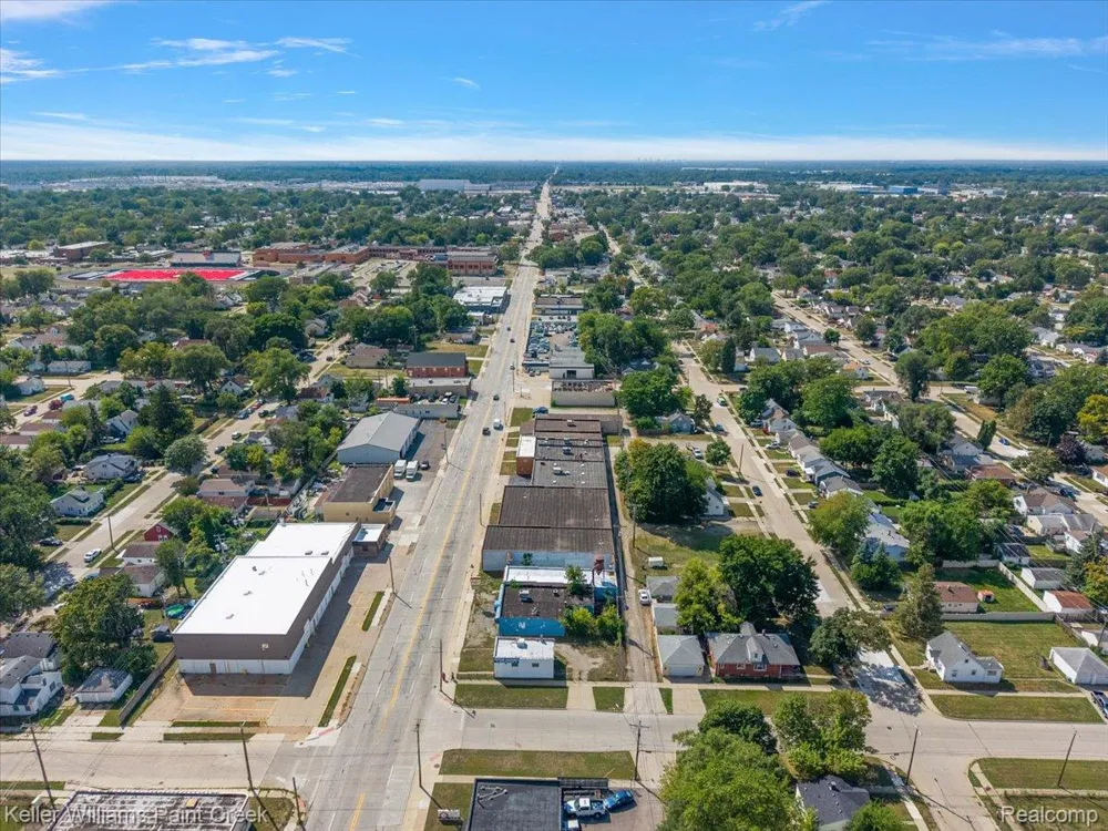 11047 E 9 Mile Road Warren City, MI 48089