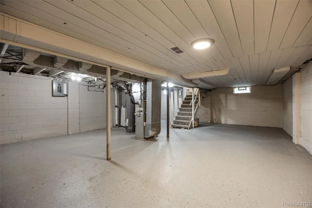 300 Edgeworth Avenue Royal Oak City, MI 48067