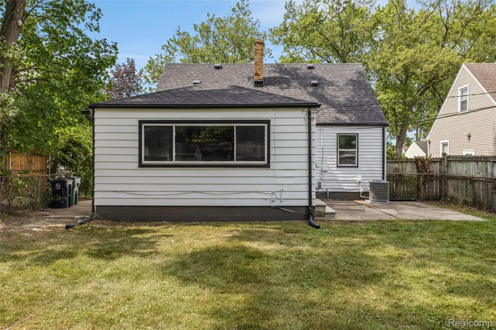 300 Edgeworth Avenue Royal Oak City, MI 48067