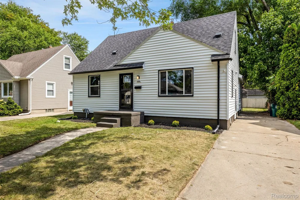 300 Edgeworth Avenue Royal Oak City, MI 48067
