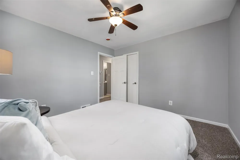 300 Edgeworth Avenue Royal Oak City, MI 48067