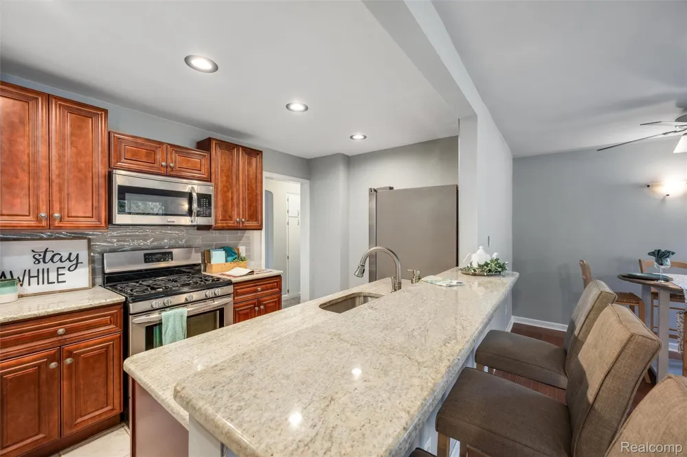 300 Edgeworth Avenue Royal Oak City, MI 48067