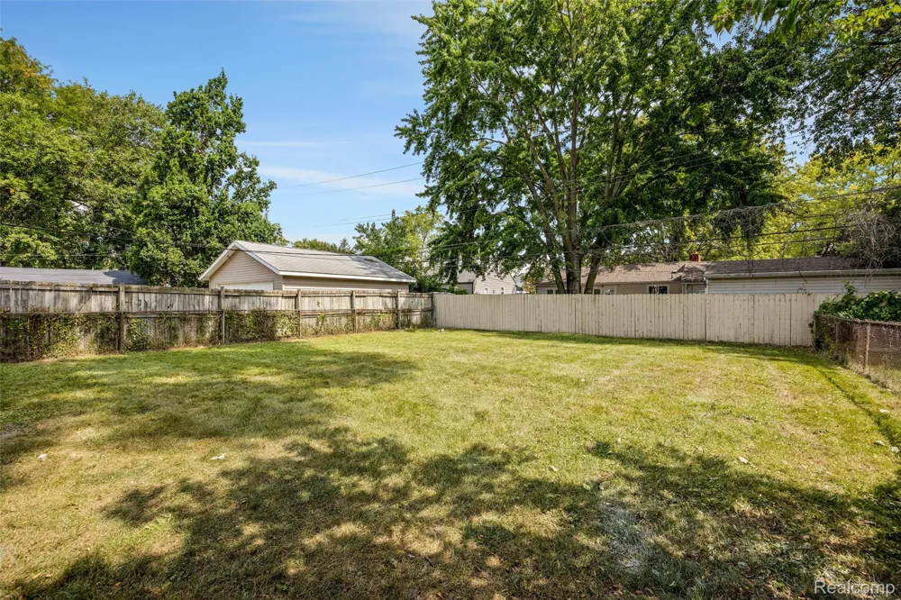 300 Edgeworth Avenue Royal Oak City, MI 48067