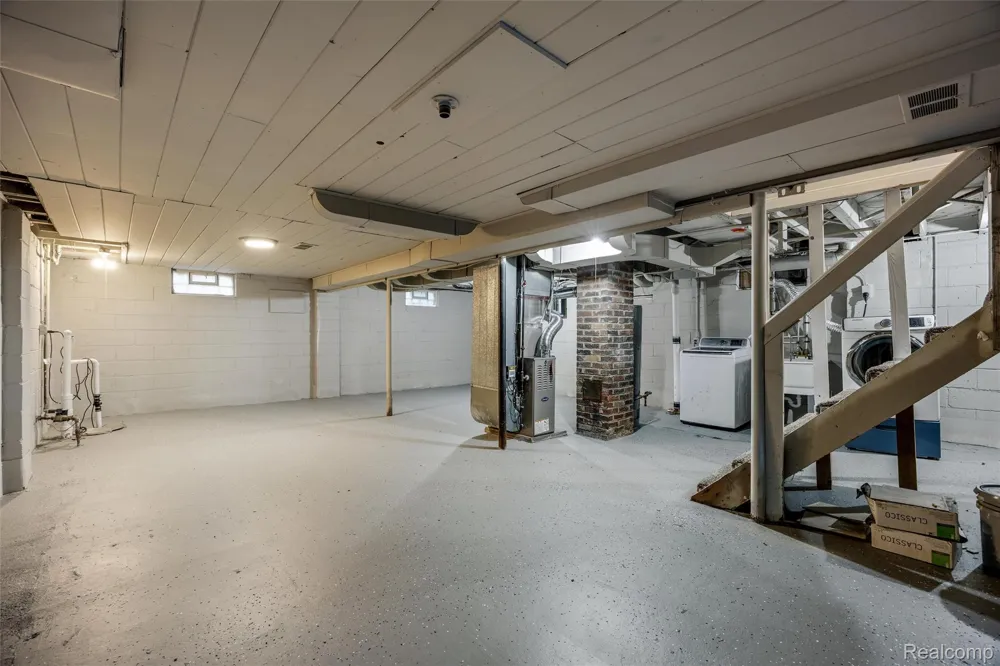 300 Edgeworth Avenue Royal Oak City, MI 48067