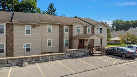 5060 Harbor Oak Drive #49