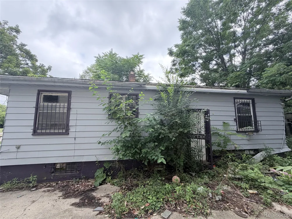 318 E Myrtle Avenue Flint City, MI 48505