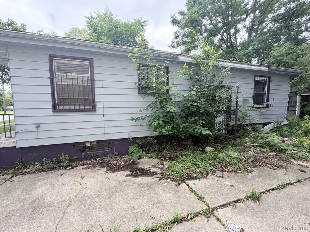 318 E Myrtle Avenue Flint City, MI 48505