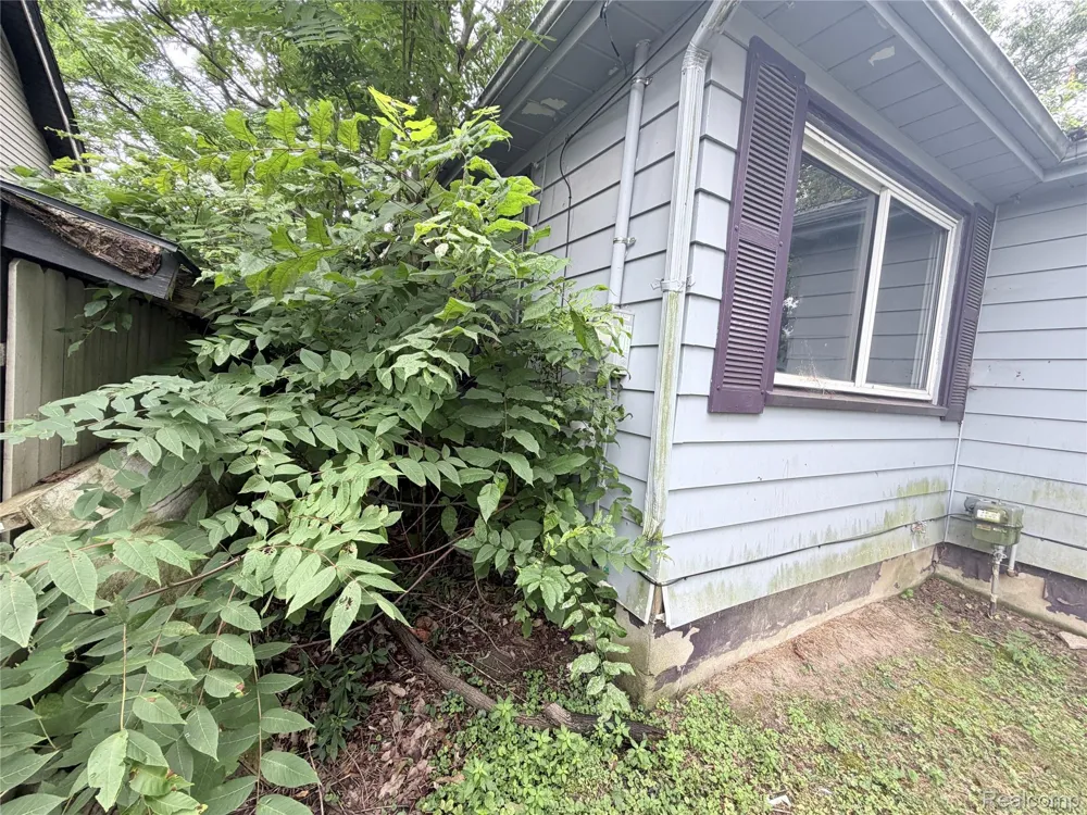 318 E Myrtle Avenue Flint City, MI 48505
