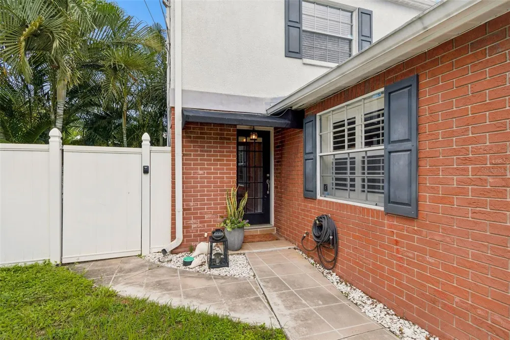 111 S LAUBER WAY #B Tampa, FL 33609