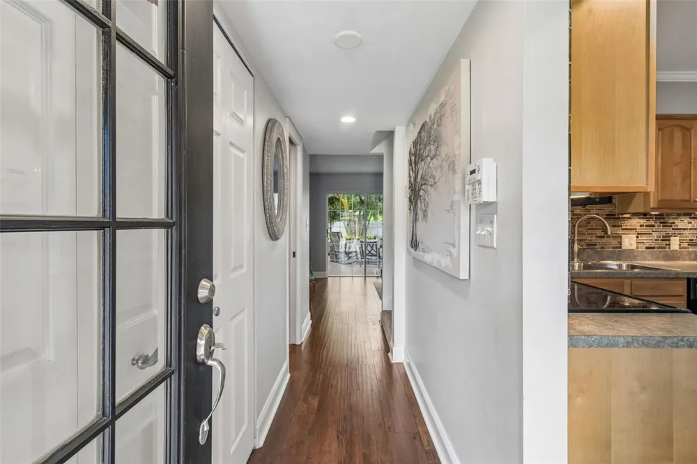 111 S LAUBER WAY #B Tampa, FL 33609