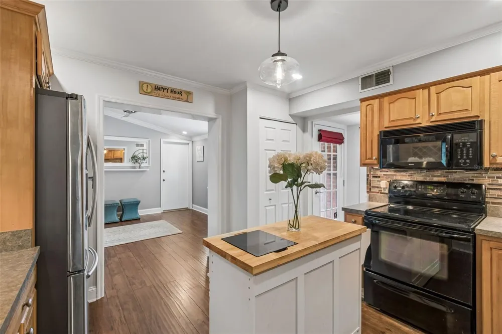 111 S LAUBER WAY #B Tampa, FL 33609