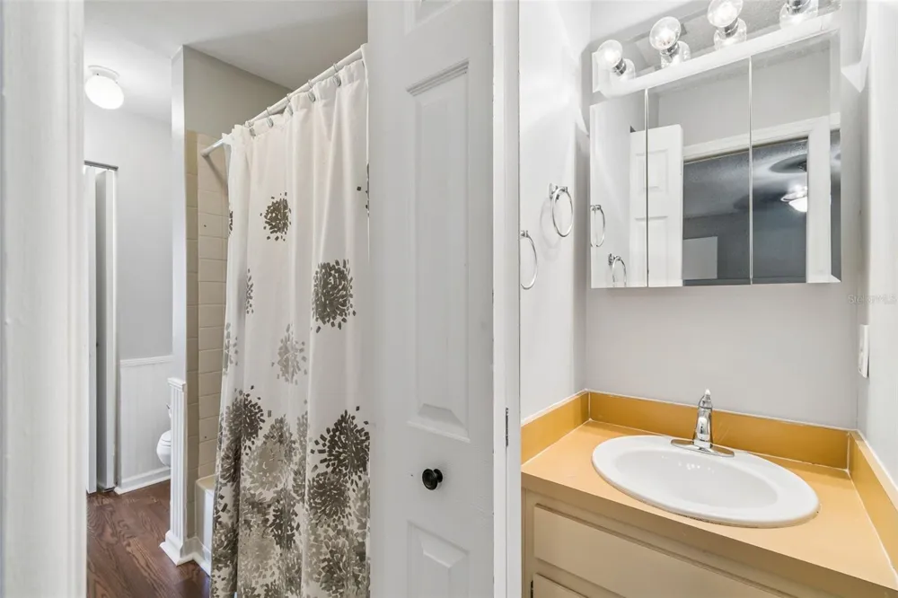 111 S LAUBER WAY #B Tampa, FL 33609