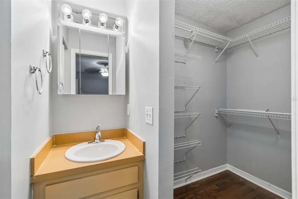 111 S LAUBER WAY #B Tampa, FL 33609