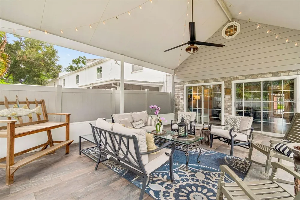 111 S LAUBER WAY #B Tampa, FL 33609