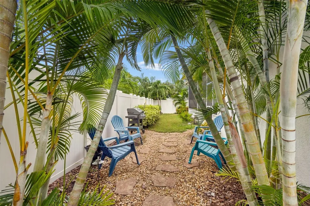111 S LAUBER WAY #B Tampa, FL 33609