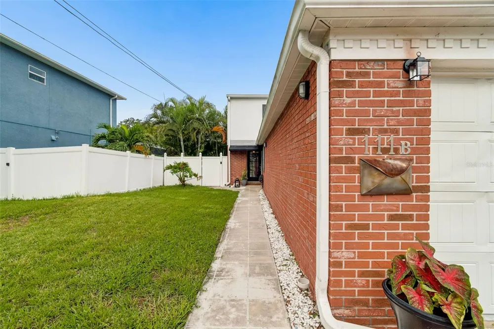 111 S LAUBER WAY #B Tampa, FL 33609