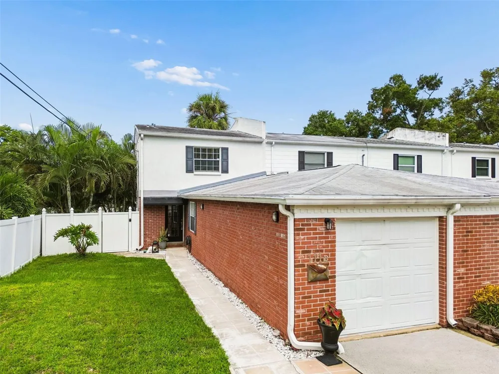 111 S LAUBER WAY #B Tampa, FL 33609