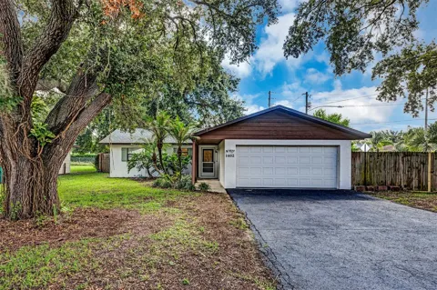1402 CRYSTAL COURT