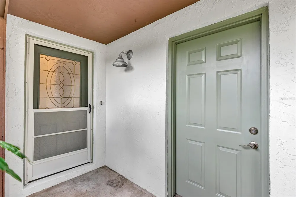 1402 CRYSTAL COURT Tavares, FL 32778