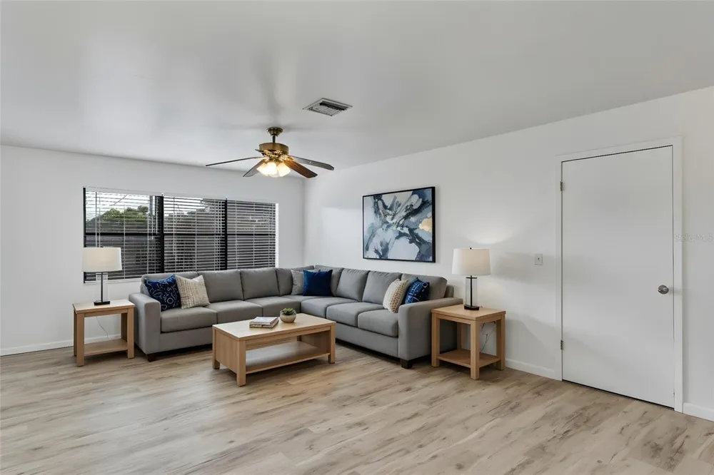 1402 CRYSTAL COURT Tavares, FL 32778