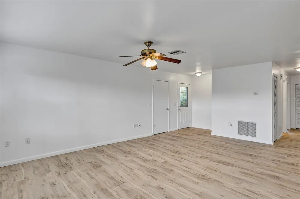 1402 CRYSTAL COURT Tavares, FL 32778
