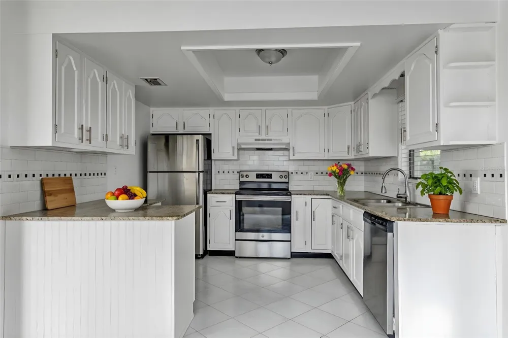 1402 CRYSTAL COURT Tavares, FL 32778