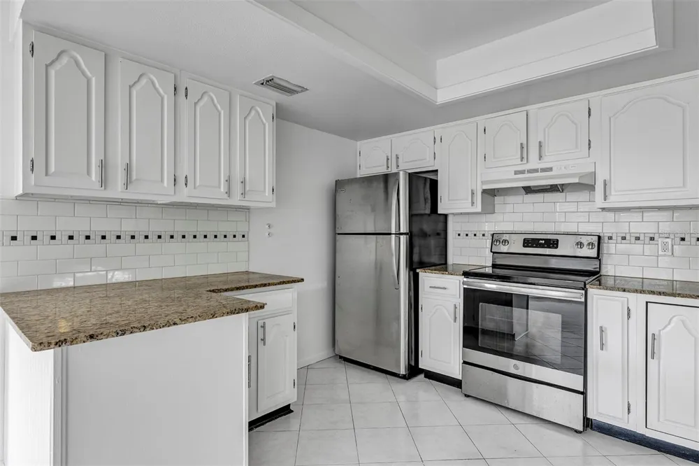 1402 CRYSTAL COURT Tavares, FL 32778