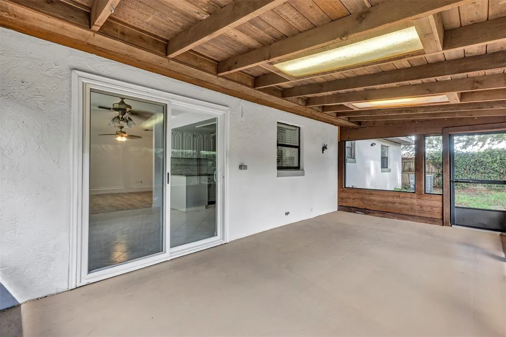 1402 CRYSTAL COURT Tavares, FL 32778