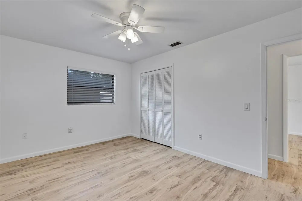 1402 CRYSTAL COURT Tavares, FL 32778