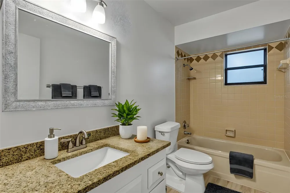 1402 CRYSTAL COURT Tavares, FL 32778