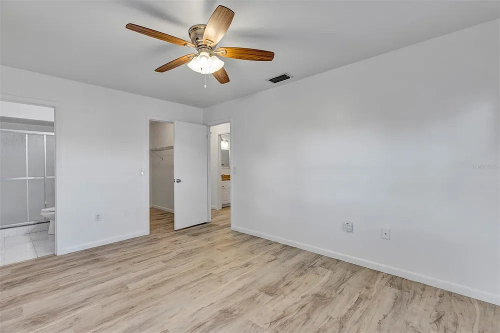 1402 CRYSTAL COURT Tavares, FL 32778