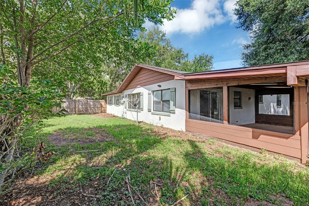 1402 CRYSTAL COURT Tavares, FL 32778