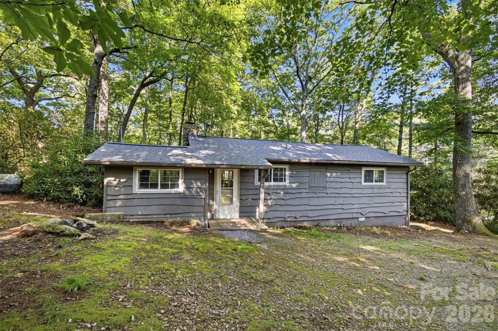 7036 Rhododendron Drive Newland, NC 28657