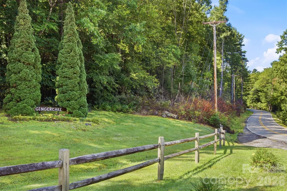 7036 Rhododendron Drive Newland, NC 28657
