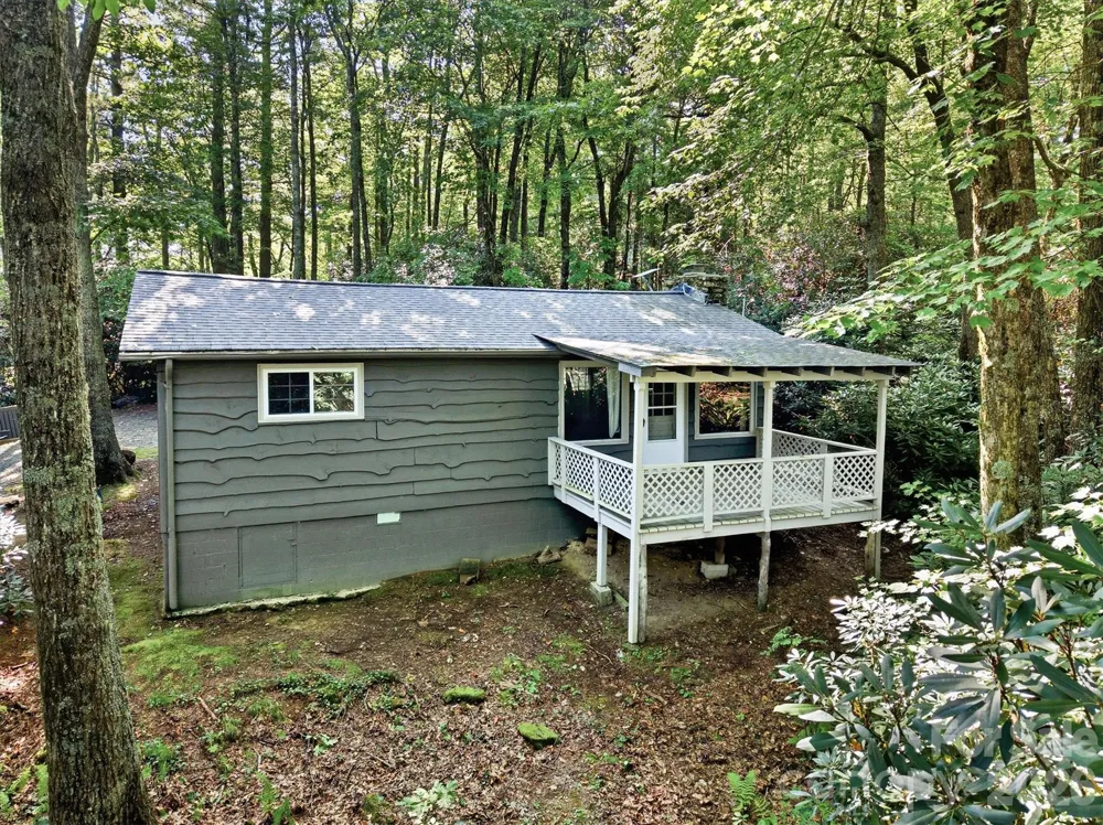 7036 Rhododendron Drive Newland, NC 28657