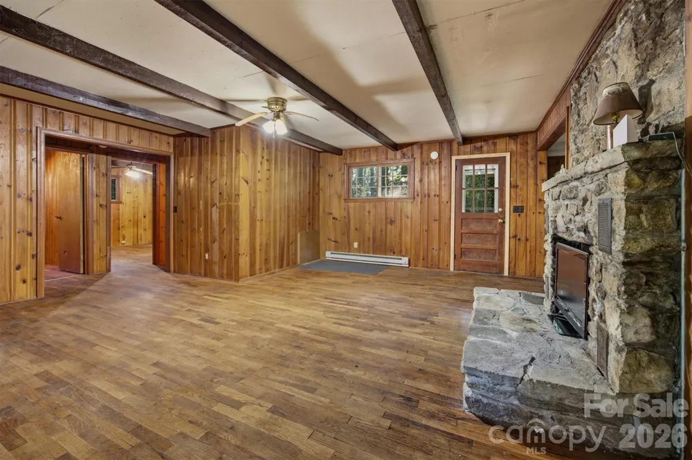 7036 Rhododendron Drive Newland, NC 28657